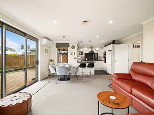 4 Douglas Street, SAINT KILDA