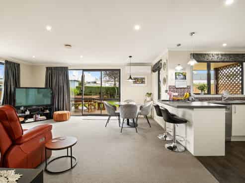 4 Douglas Street, SAINT KILDA