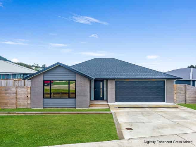 19 Lloyd Crescent, Pukehangi