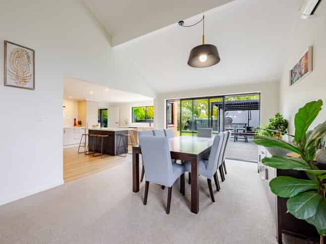 19 Francis Drake Street, Waipukurau