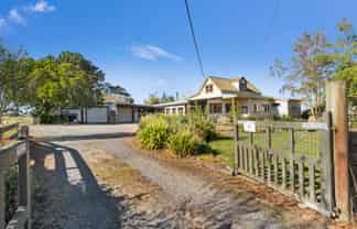 2828 State Highway 1, Sanson