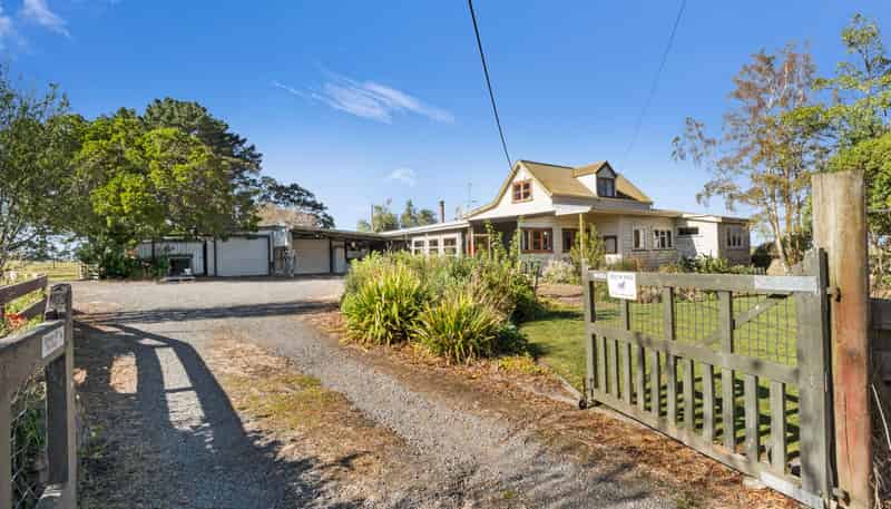 2828 State Highway 1, Sanson