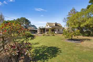 2828 State Highway 1, Sanson