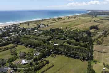 142 Takahe Road/ 2 Kaka St, Ahipara