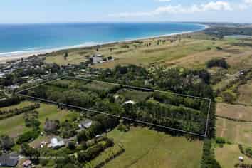 142 Takahe Road/ 2 Kaka St, Ahipara