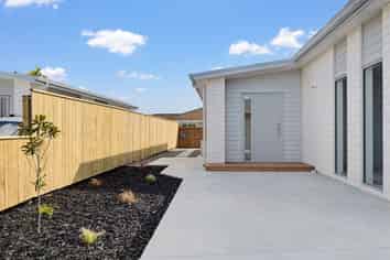 2/11 Landing Road, Whakatane