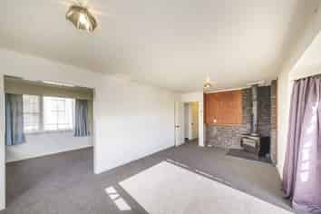 91 Bridge Street, Bulls