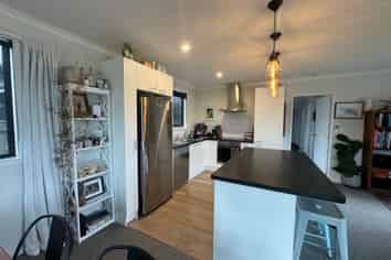 34 Walton Street, Bulls