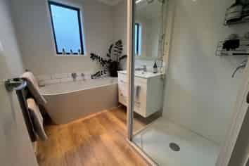 34 Walton Street, Bulls