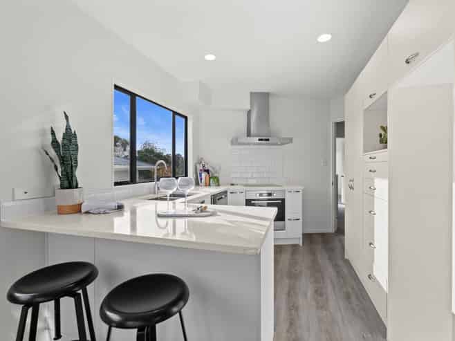 2/10 Juniper Road, Sunnynook