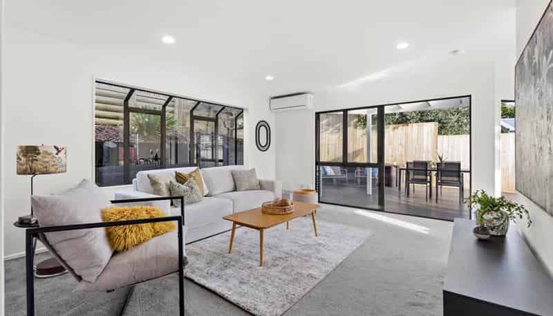 2/10 Juniper Road, Sunnynook