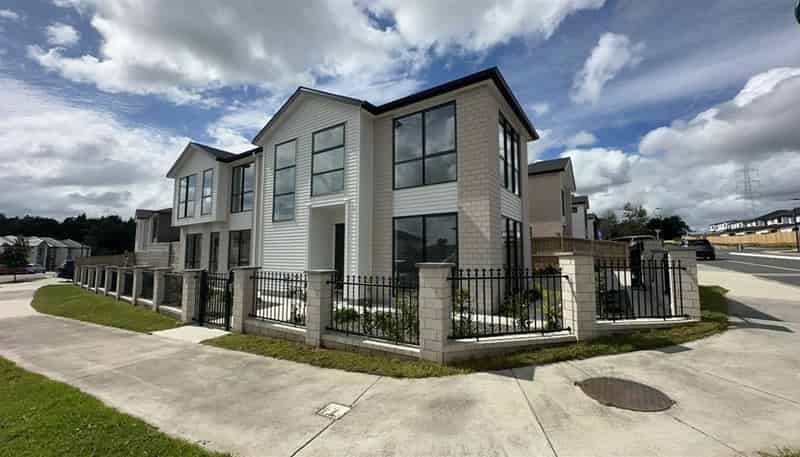 15 Dungloe Avenue , Flat Bush