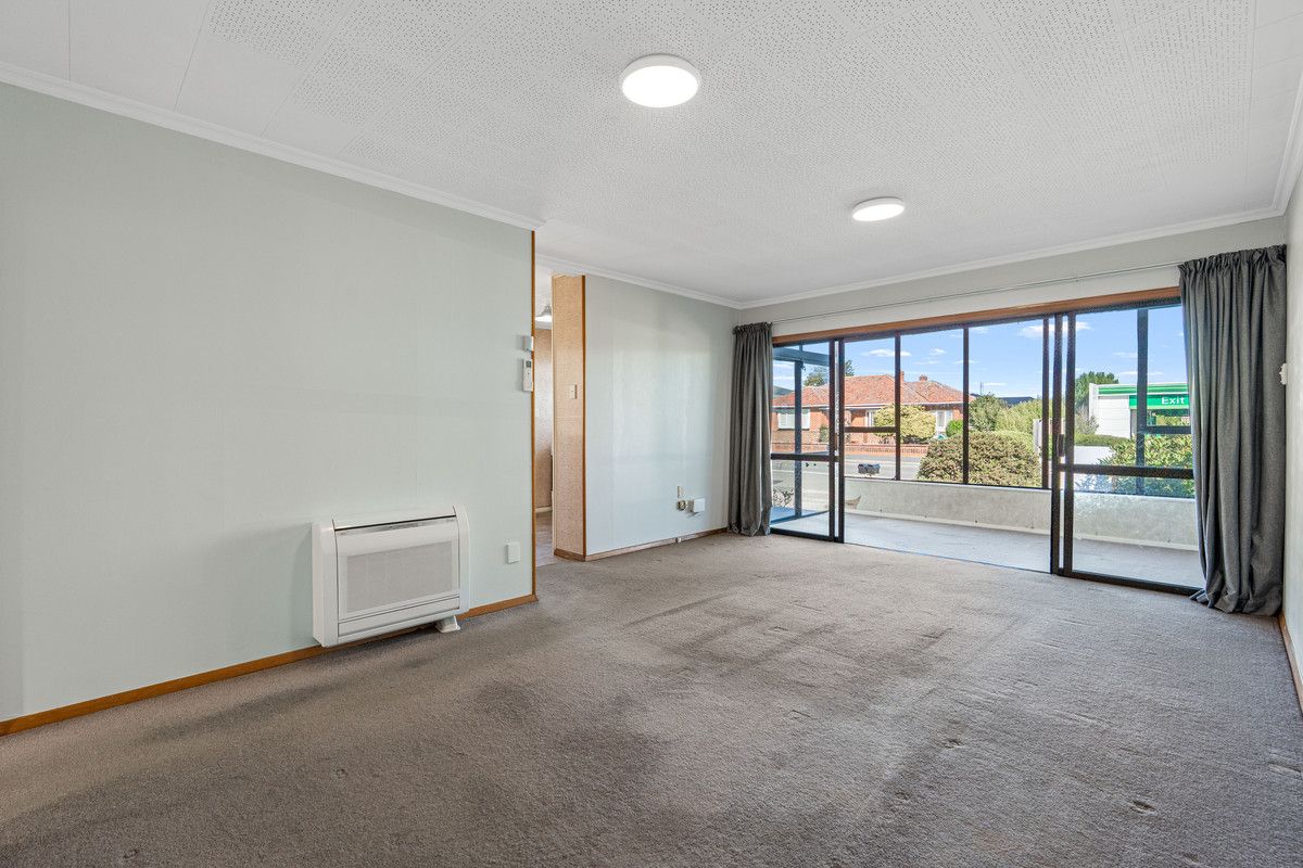 Surprisingly Spacious and Superbly Located - Поглед 2