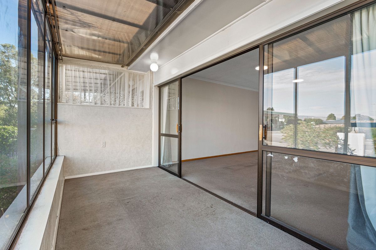 Surprisingly Spacious and Superbly Located - Поглед 4