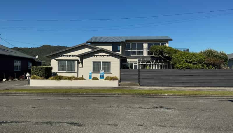 31 Blake Street, Blaketown