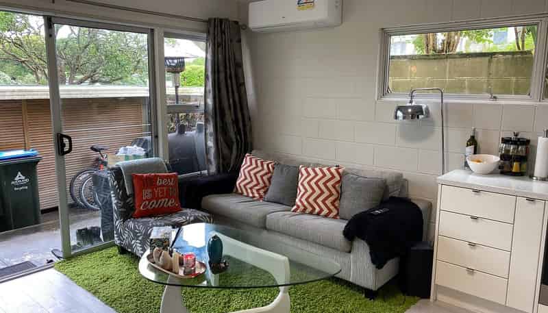 1/23B Hillsborough Road, Hillsborough