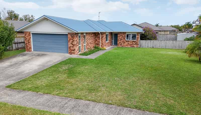 7 Landmark Court, Huntington