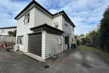 38B Lyttelton Avenue, Forrest Hill