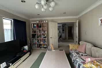 38B Lyttelton Avenue, Forrest Hill