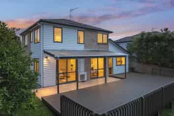 27 William Gamble Drive, Greenhithe