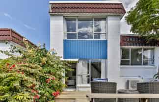 1/52 Fruitvale Rd, New Lynn