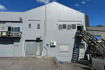 City Fringe Basement Storage with Offices