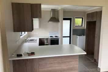 8A Chetwode Grove, Newlands