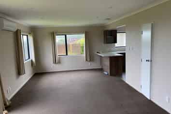 8A Chetwode Grove, Newlands