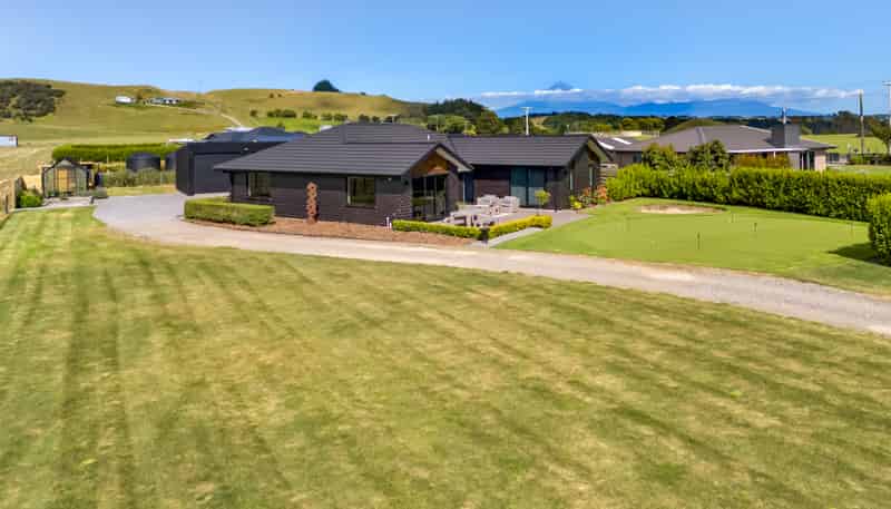 8 Tikorangi Road East, Tikorangi