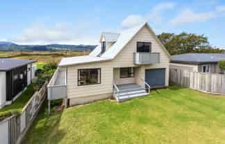 46 Golf Road, Paraparaumu Beach