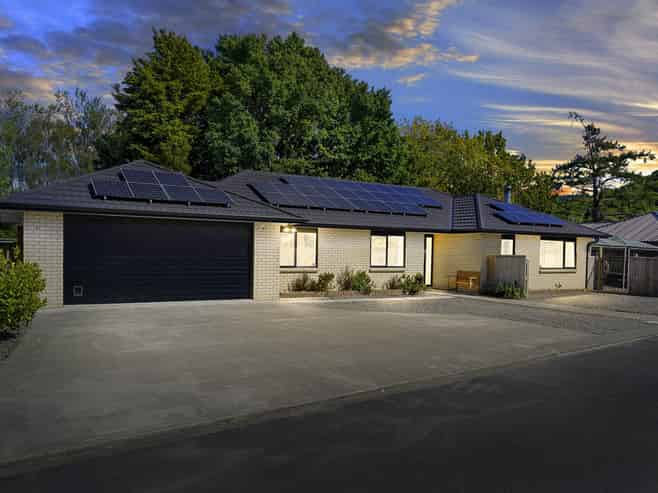 16A Sunstone Crescent, Brown Owl