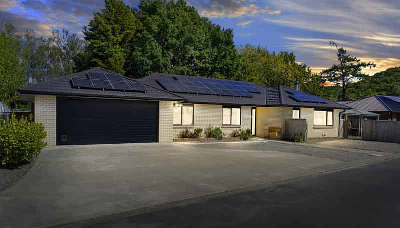 16A Sunstone Crescent, Brown Owl