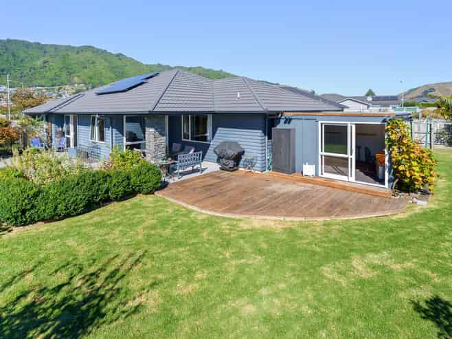 63 Waipunahau Road, Waikanae