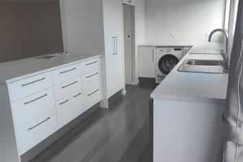 2/15 Donald Street, Regent