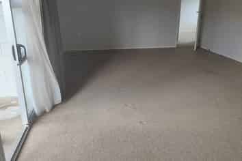 2/15 Donald Street, Regent