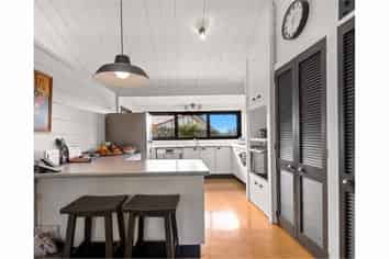 27 Wychwood Crescent, Springfield