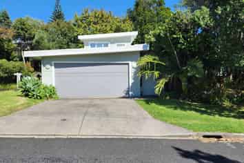 28 McFarlane Street, Oakura