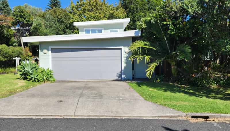 28 McFarlane Street, Oakura