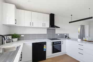 6 Woods Street, Allenton