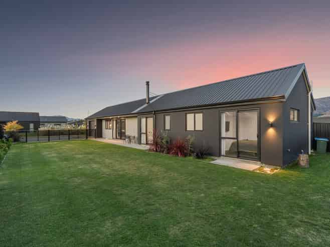 101 Burdon Loop, Lake Hawea