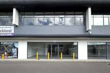 High Profile Penrose Showroom | 230 m2