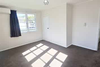 125 Molesworth Street, Taita