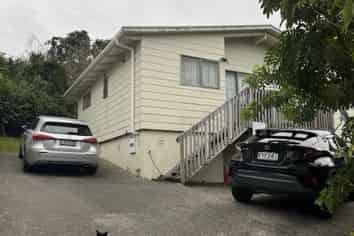 16B Totaravale Drive, Totara Vale