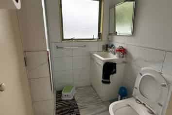 16B Totaravale Drive, Totara Vale