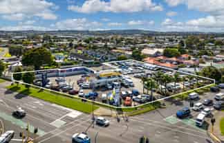 High-Profile Corner Site with Yard – Takanini