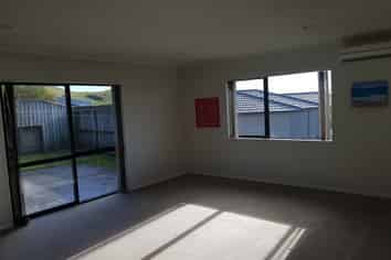 2 Comber Place, Johnsonville