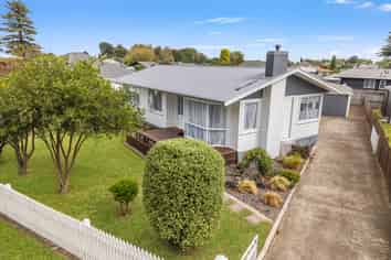 47 Carlyle Street, Leamington