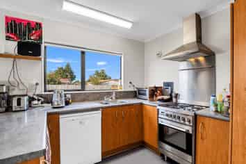 32 Dahlstrom Grove, Kelvin Grove