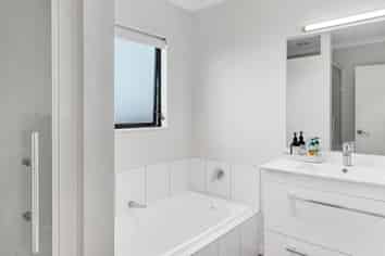 32 Dahlstrom Grove, Kelvin Grove