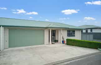 1027 Reka Street, Akina